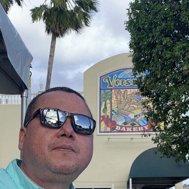 Roberto Zelaya profile