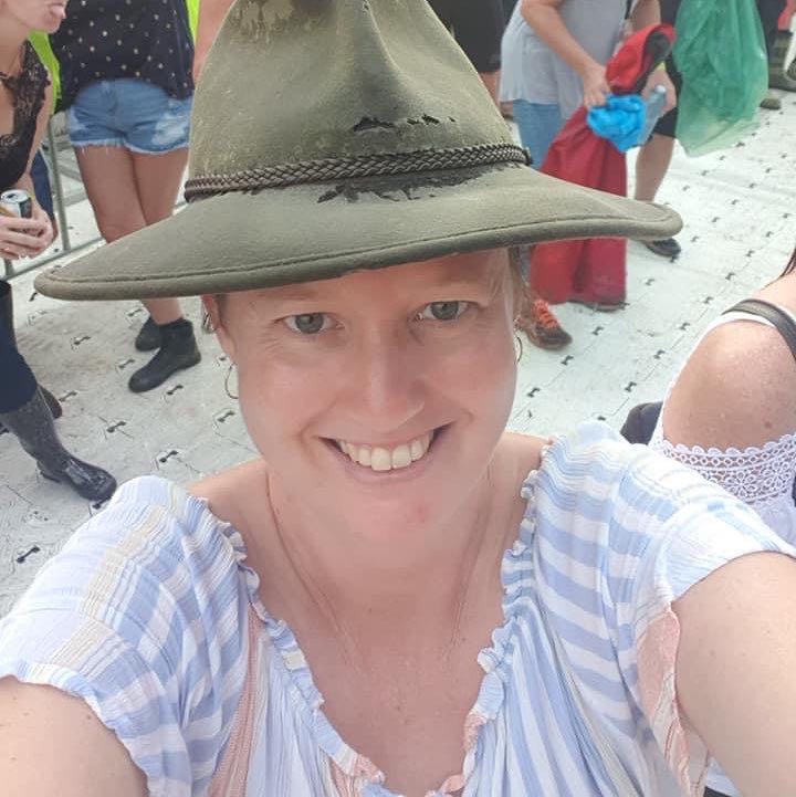 Lisa Ryan icon