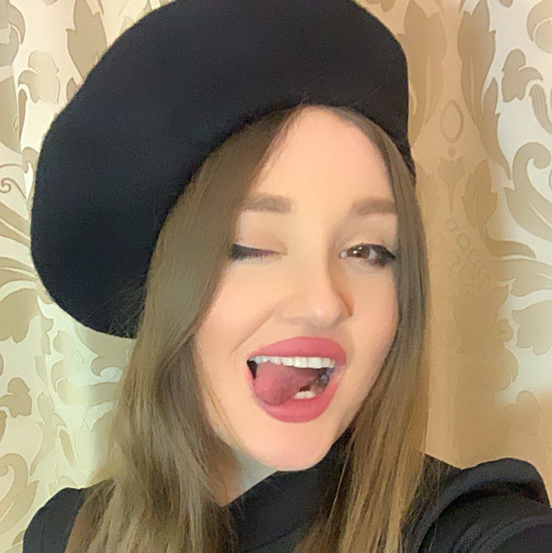 Diana 🕊🦋🐝😼✨