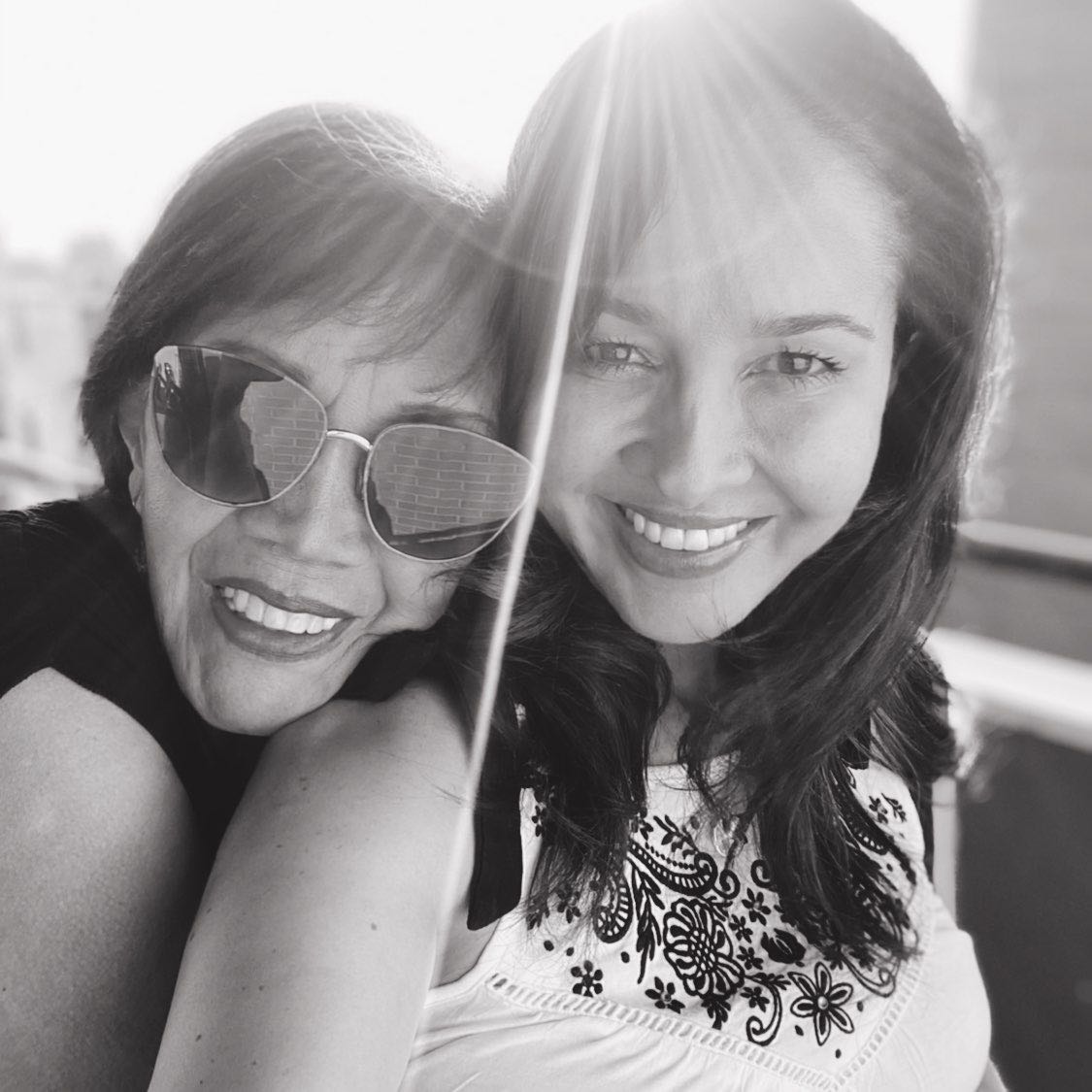 Madre e Hija Fitness logo