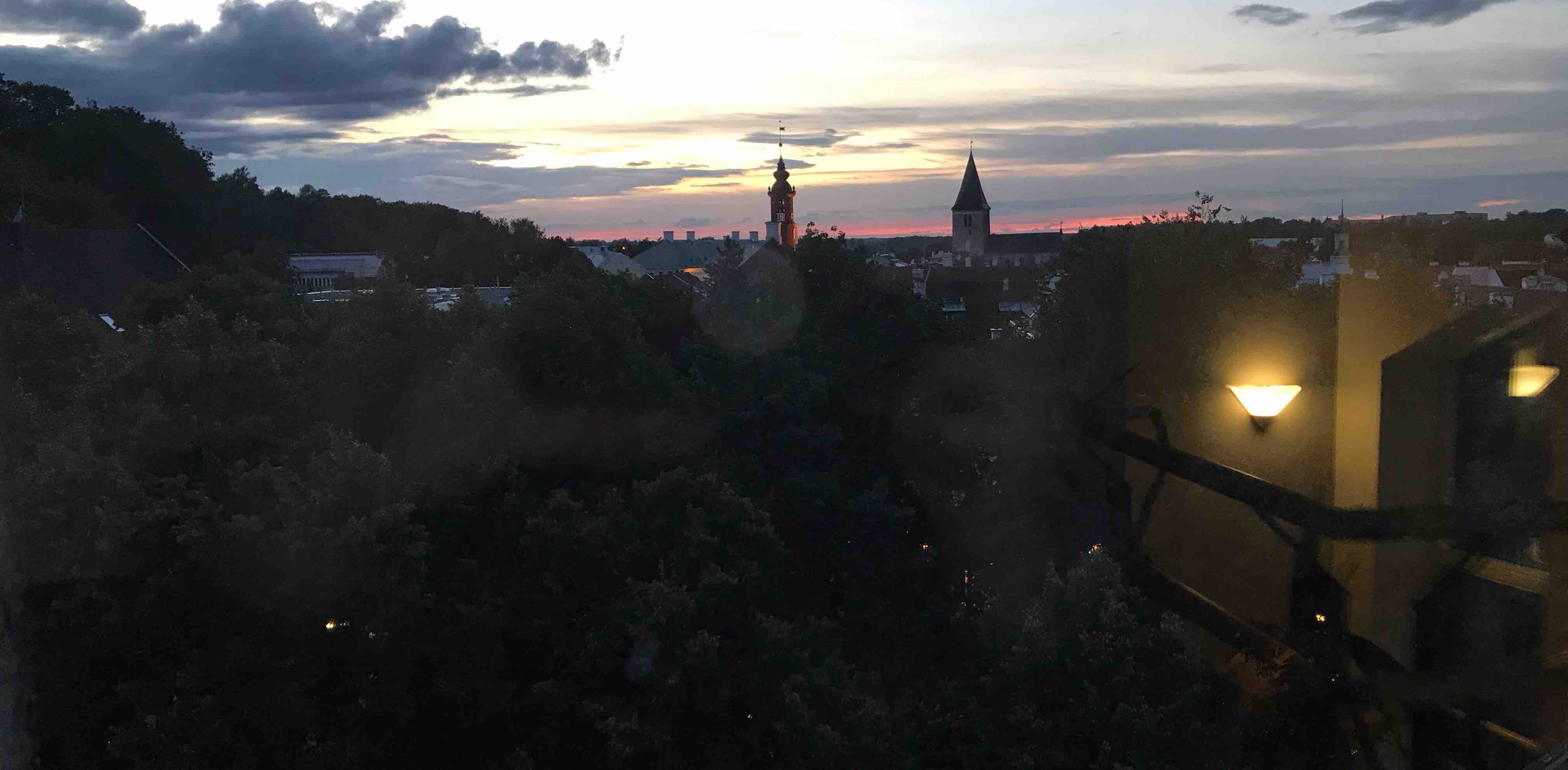 До луны и обратно banner